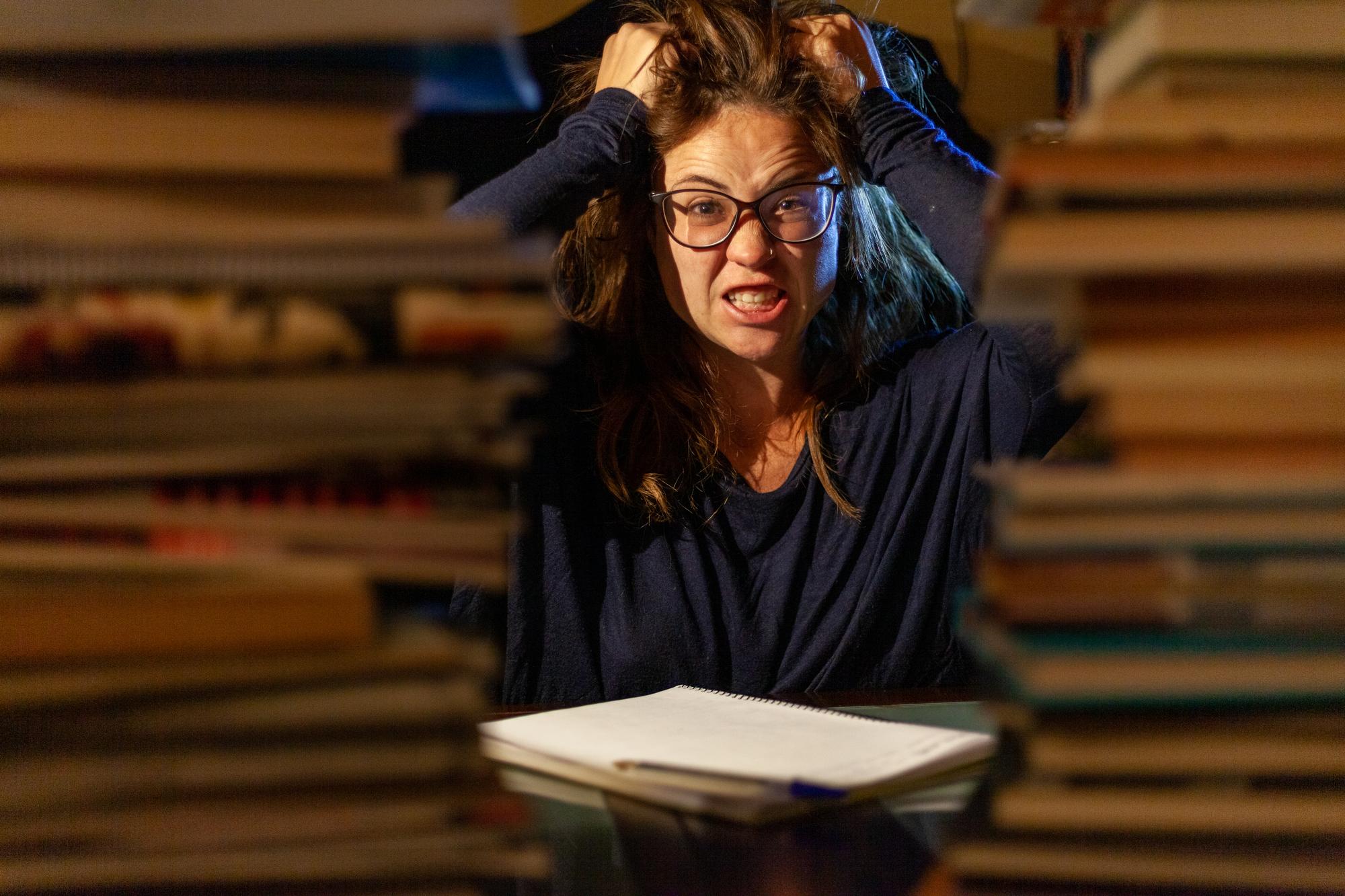 چرا از درس یا کتاب خسته و زده شدم + مشاوره تلفنی رایگان | مشاوره سنتر