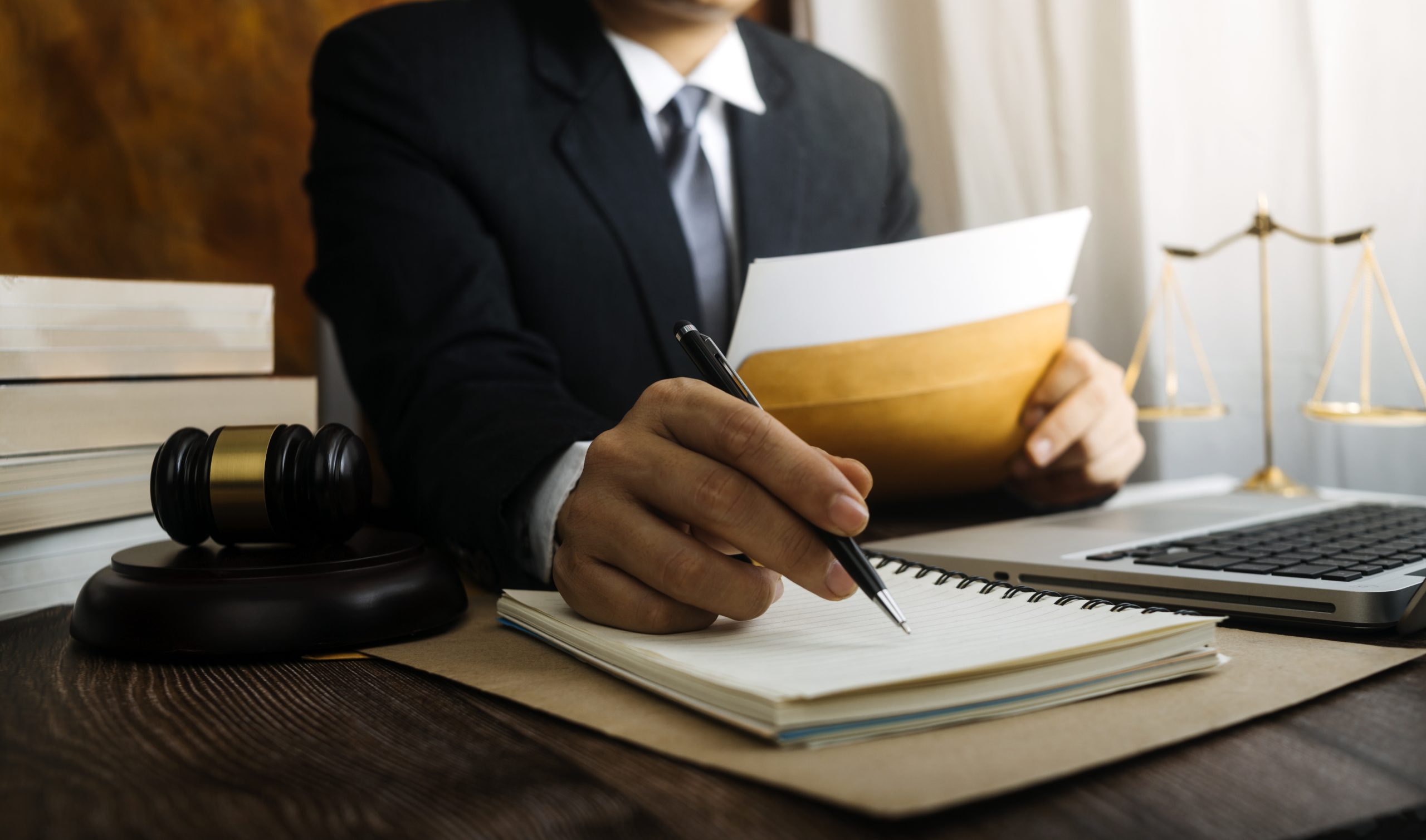 وکیل شکایت از کارفرما در تهران و کرج 1403