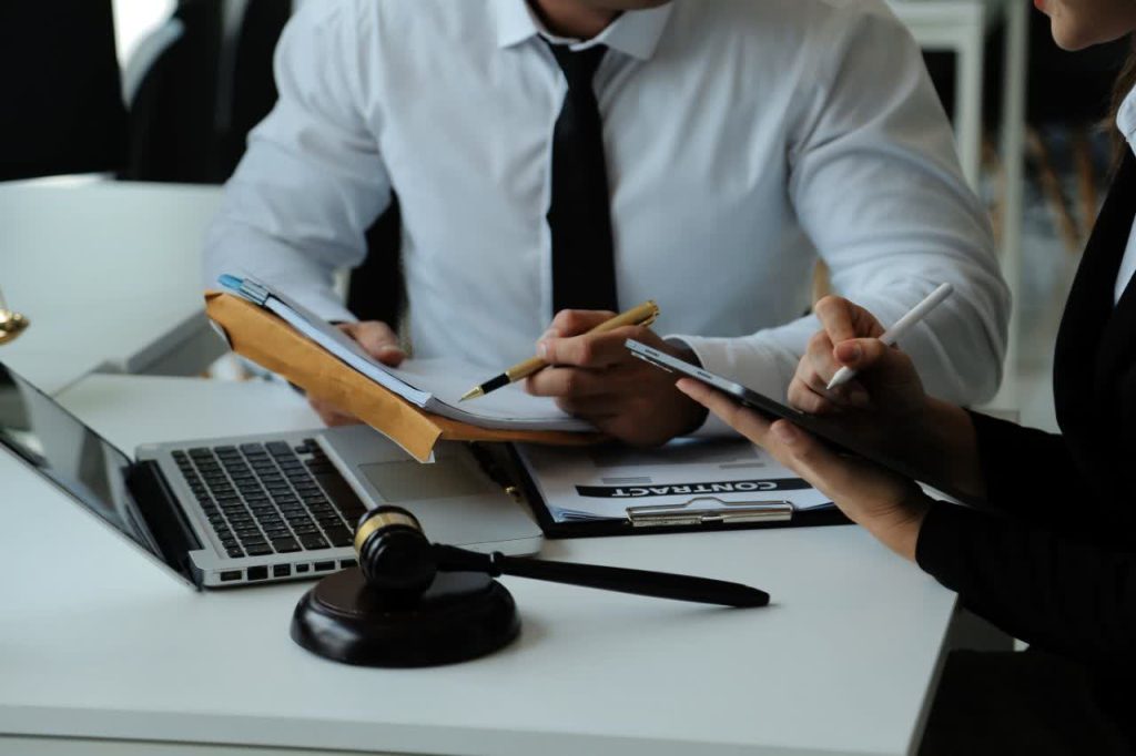 وکیل انحصار وراثت خوب در مشهد۱۴۰۳